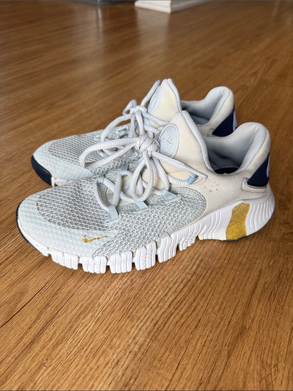 Nike Women's Free Metcon 4 Sneakers Pure Platinum Metallic Gold Coin CZ0596-049